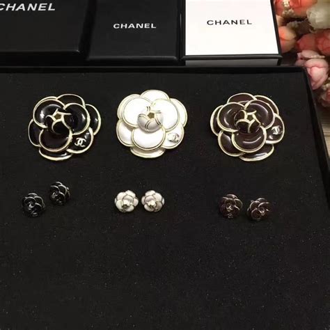 chanel sautoir fantaisie|Chanel camellia flower brooch.